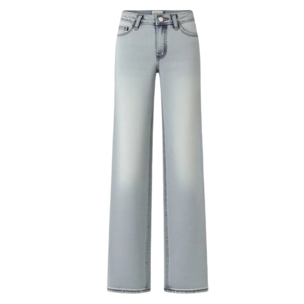 Women’s BBL-Enhancing Wide-Leg Baggy Jeans